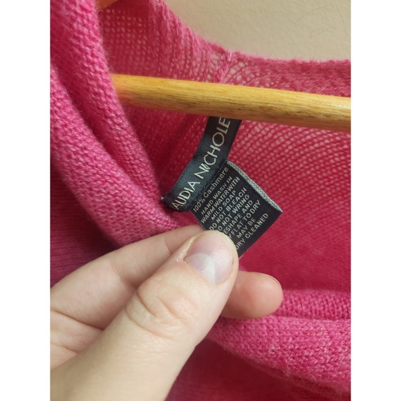 Claudia Nichole 100% Cashmere Poncho Shawl Wrap Fuchsia Pink One Size - Picture 2 of 2